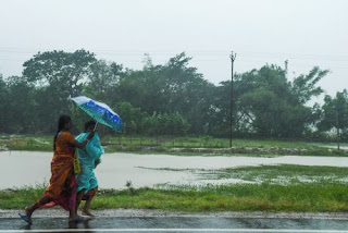 three-died-in-rain-bangla