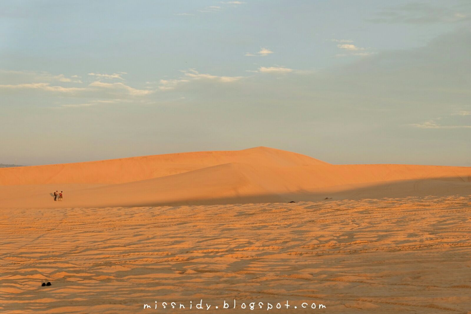 cerita perjalanan ke mui ne white sand dunes vietnam