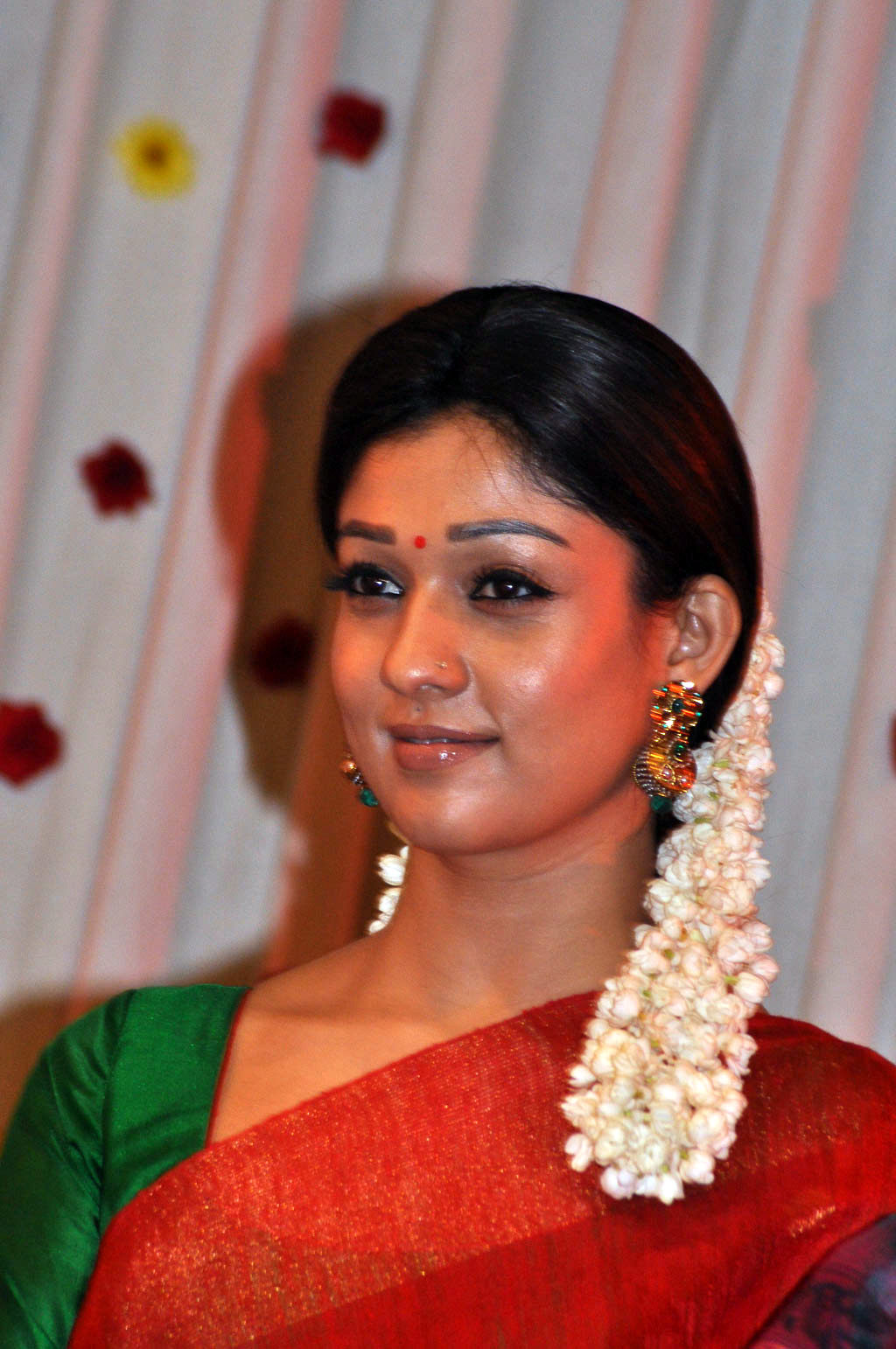 nayanthara+new+photos00-001.jpg