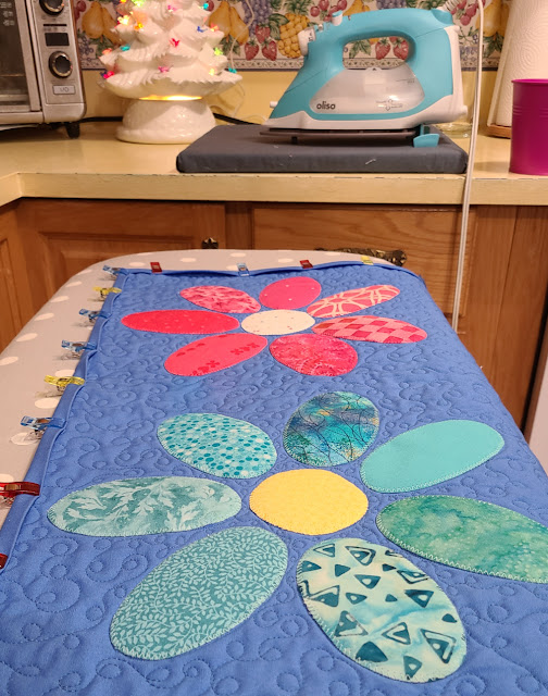 Blooming Beautiful quilt pattern | DevotedQuilter.com