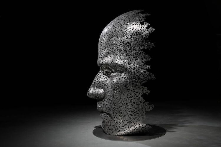 Breathtaking Life-Size Sculptures Made Of Bicycle Chains Realistically Express Human Emotions