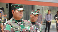 Danlantamal XII Dampingi Panglima TNI Tinjau Lokasi Satgas Pamtas di Jagoi Babang