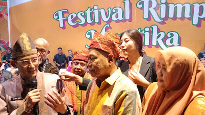 Sandiaga Salahuddin Uno Resmi Membuka Festival Rimpu Mantika di Kota Bima