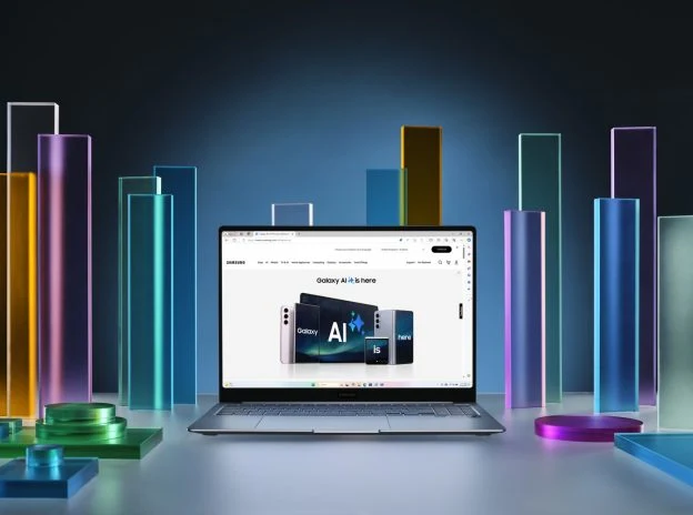 Samsung Galaxy Book4 Edge Laptop Computer on Desk