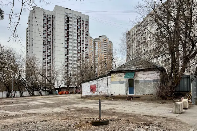 Лазоревый проезд, территория снесенных гаражей