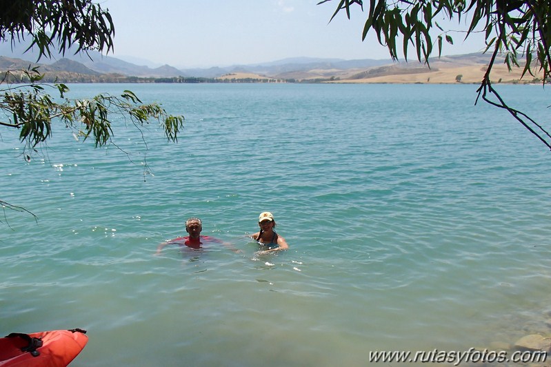 Kayak en el Embalse Conde del Guadalhorce