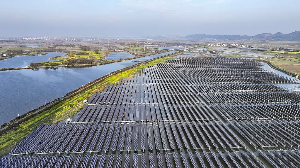 A Solar-Powered Symphony:  Where Technology Meets Nature in China