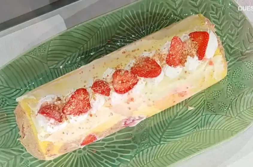 Rotolo al cioccolato bianco e fragole