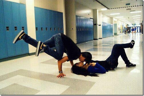 couple,kiss,love,school,couples-7546bbb005c1db55edc5f335a02e5ca5_h