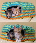 http://www.tejiendoperu.com/crochet/cama-para-gatos-o-cat-bed/