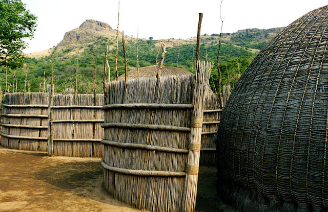 Rumah tradisional di Swaziland