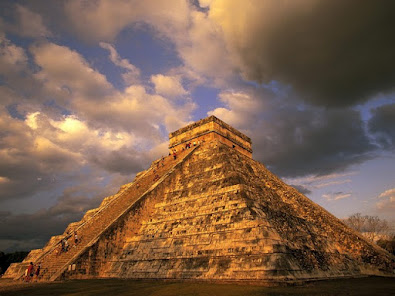 Foto de Pirámide de Kukulcán de noche