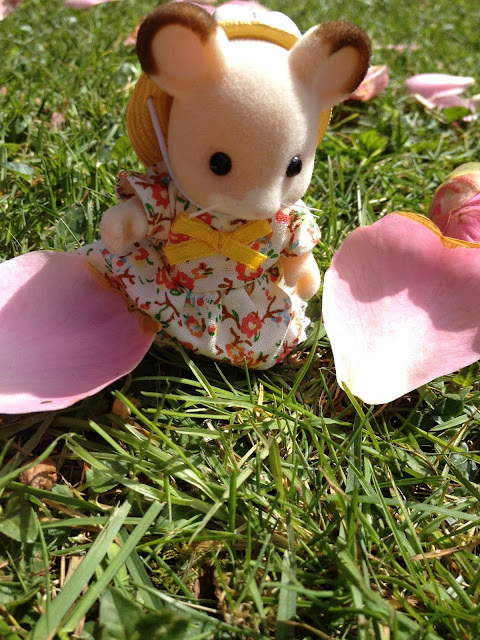 Sylvanian Families Flower Petals Fielding Mouse