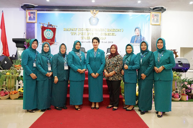 Thia Yufada dan Susi Imelda Hadiri Rakon PKK