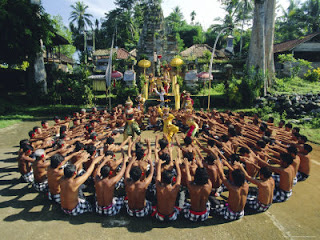 Tari kecak bali