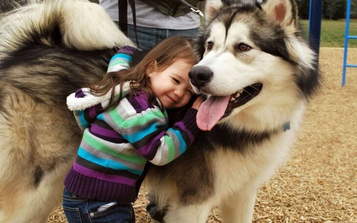 23 Adorable Pictures Prove Why Every Kid Should Have A Pet