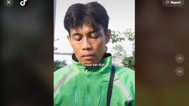 Diminta Antar Uang Rp 100 Juta, Driver Ojol Ini Dapat Motor Gratis Karena Jujur Dalam Kerja