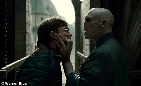  confirmed last month that the Deathly Hallows re-shoot was taking place.