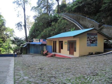 Wisata Air Terjun Sedudo Nganjuk