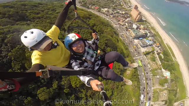 Taiwan paragliding