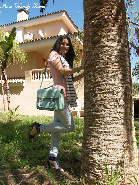 La vie en rose et bleu outfit