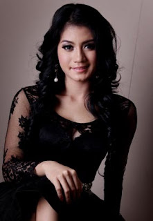 Artis Dangdut Lina Marlina