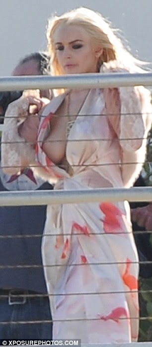 lindsay lohan miami wardrobe malfunction. Lindsay Lohan#39;s wardrobe