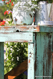 A rustic stool or table http://bec4-beyondthepicketfence.blogspot.com/2014/07/a-little-blue-stool-or-table.html