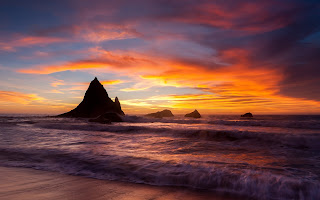 Beach Dawn - Photo by Zetong Li on Unsplash