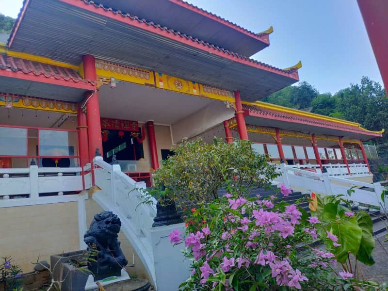 Pesona Vihara Aryamularama Gadog, Cipanas Puncak Yang Menyejukan Hati Pesona Vihara Aryamularama Gadog, Cipanas Puncak Yang Menyejukan Hati