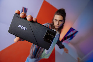 ROG Phone 8, transformasi dari smartphone gaming untuk hardcore gamer, menuju lifestyle mainstream smartphone gaming.