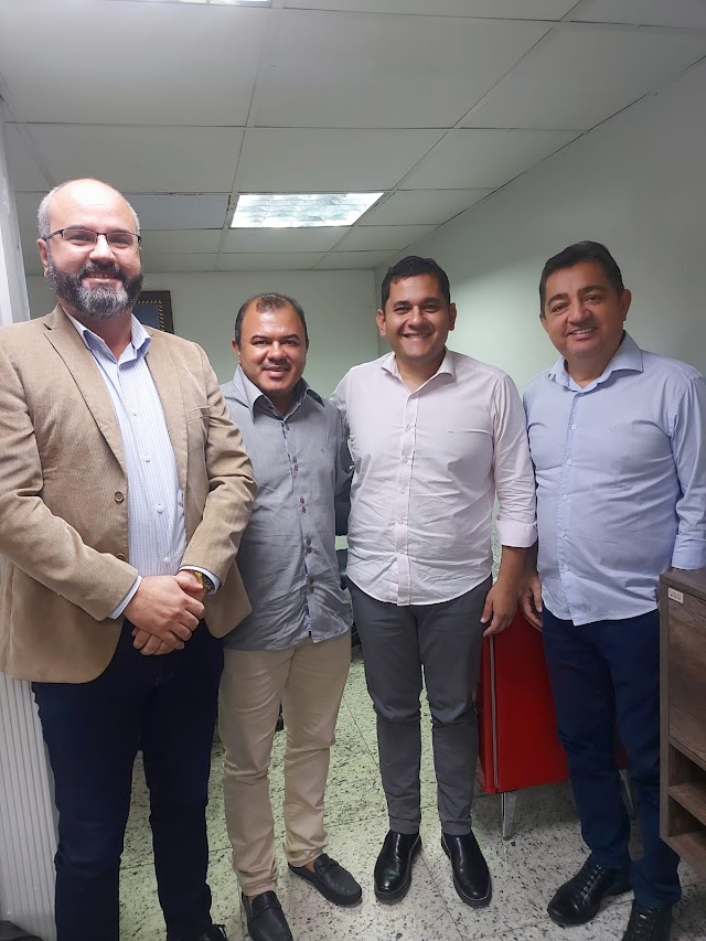 PORANGA:. EMPRESÁRIO ROBERTO MONTEIRO E PROFESSOR ADRIANO PARTICIPAM DE REUNIÃO COM O DEPUTADO ESTADUAL AUDIC MOTA.