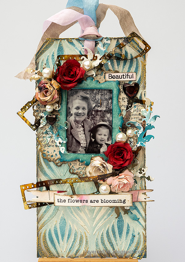 Layers of ink - Rose and Filmstrip Tag Tutorial by Anna-Karin Evaldsson.