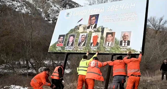 Двојица такозваних "министара" при систему албанских сепаратиста извесни Џељаљ Свечља и Ељберт Краснићи, изашли су на терен да изблиза ликују због уклањања билборда са фотографијама "почасних грађана" Звечана међу којима су неки од њихових највећих савезника и сарадника.