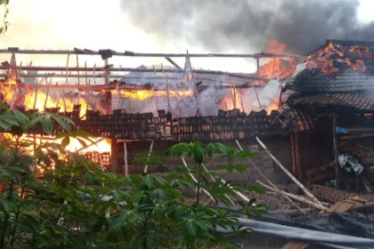 Dua Rumah  Di Durenan Terbakar Kerugian Mencapai Ratusan Juta Rupiah