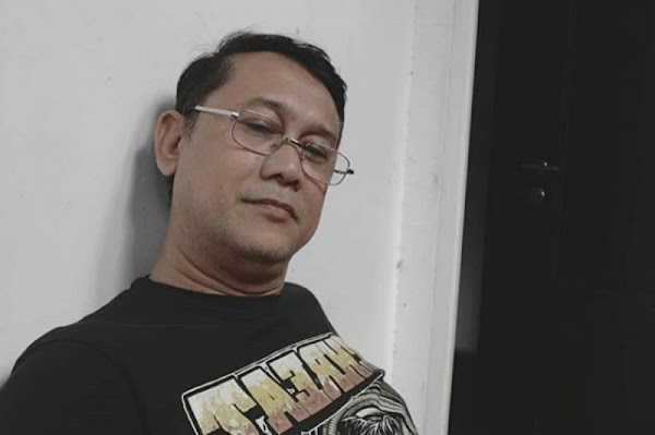 Sindir Kemkominfo, Denny Siregar: Bekerjalah Terus Meski Tak Berguna