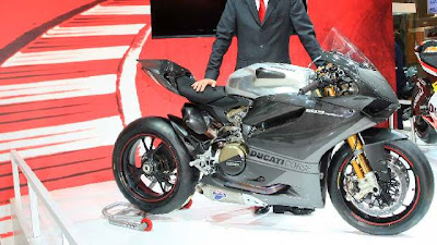 ducati-panigale-1199RS13