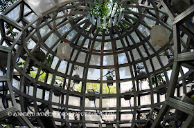 Pull, Propuesta de un lugar en el medio: sin puerta y sin paredes, de la artista neoyorkina Mary Mattingly, expuesta en el Parque Central, como parte de la XII Bienal de La Habana. 