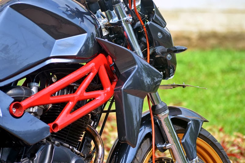 Foto Modif Honda Tiger Revo ala Ducati Monster Terkeren 