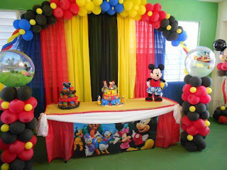 Ideas para mesas de dulces, decoración fiesta cumpleaños Mickey Mouse 15