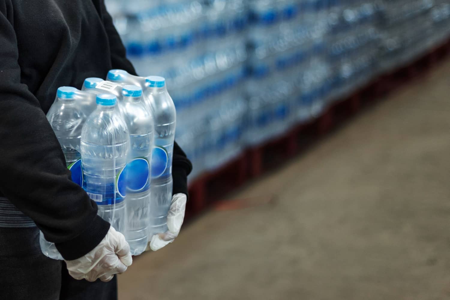Thousands of plastic nanoparticles discovered in bottled water bottles