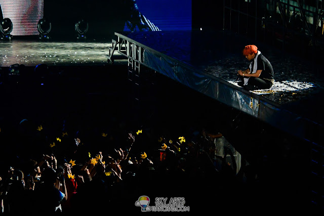 A quiet and close interaction between G-Dragon and BBVIPs