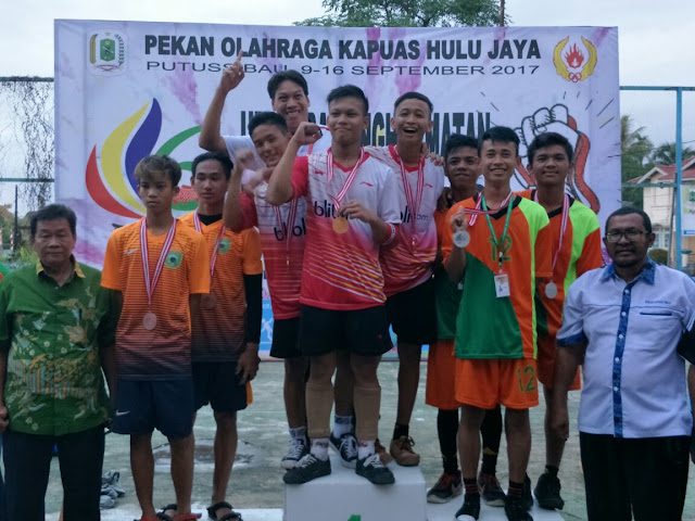 Putussibau Utara dan Selatan Berbagi Emas di Cabor Sepak Takraw