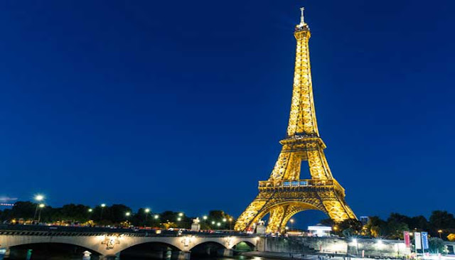 Bangunan Ikon Dunia Menara Eiffel  