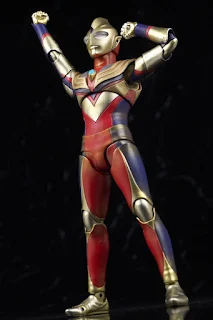 REVIEW SHFiguarts (Shinkocchou Seihou) Glitter Tiga, Bandai