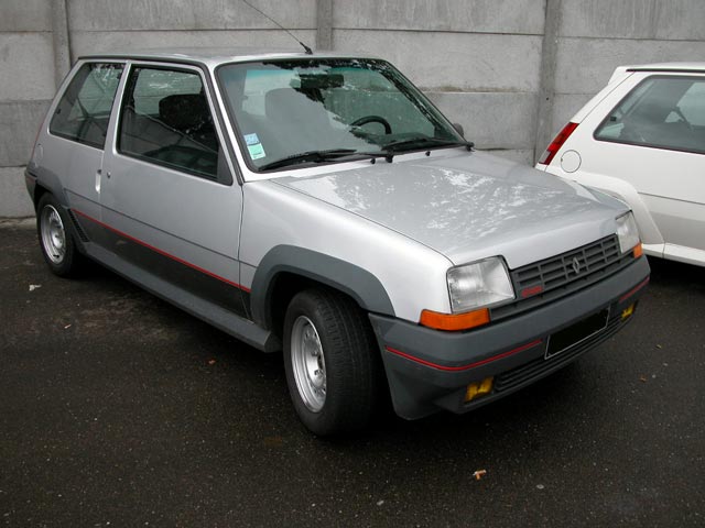 Renault 5 GT Turbo iki atnaujinimo 1987 metais iam modeliui atlikti 