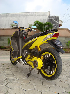 Motor Honda Vario Modifikasi warna serasi http://oto-trendz.blogspot.com/