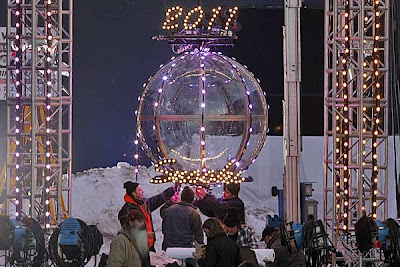  ... Facts: Snooki Polizzis NEW YEARS EVE BALL DROP booted to Jersey