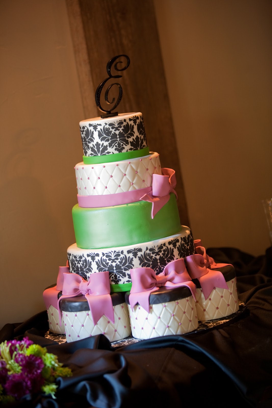 damask wedding cake