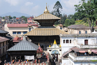 काठमाण्डू, नेपाल स्थित पशुपतिनाथ मन्दिर का एक दृश्य